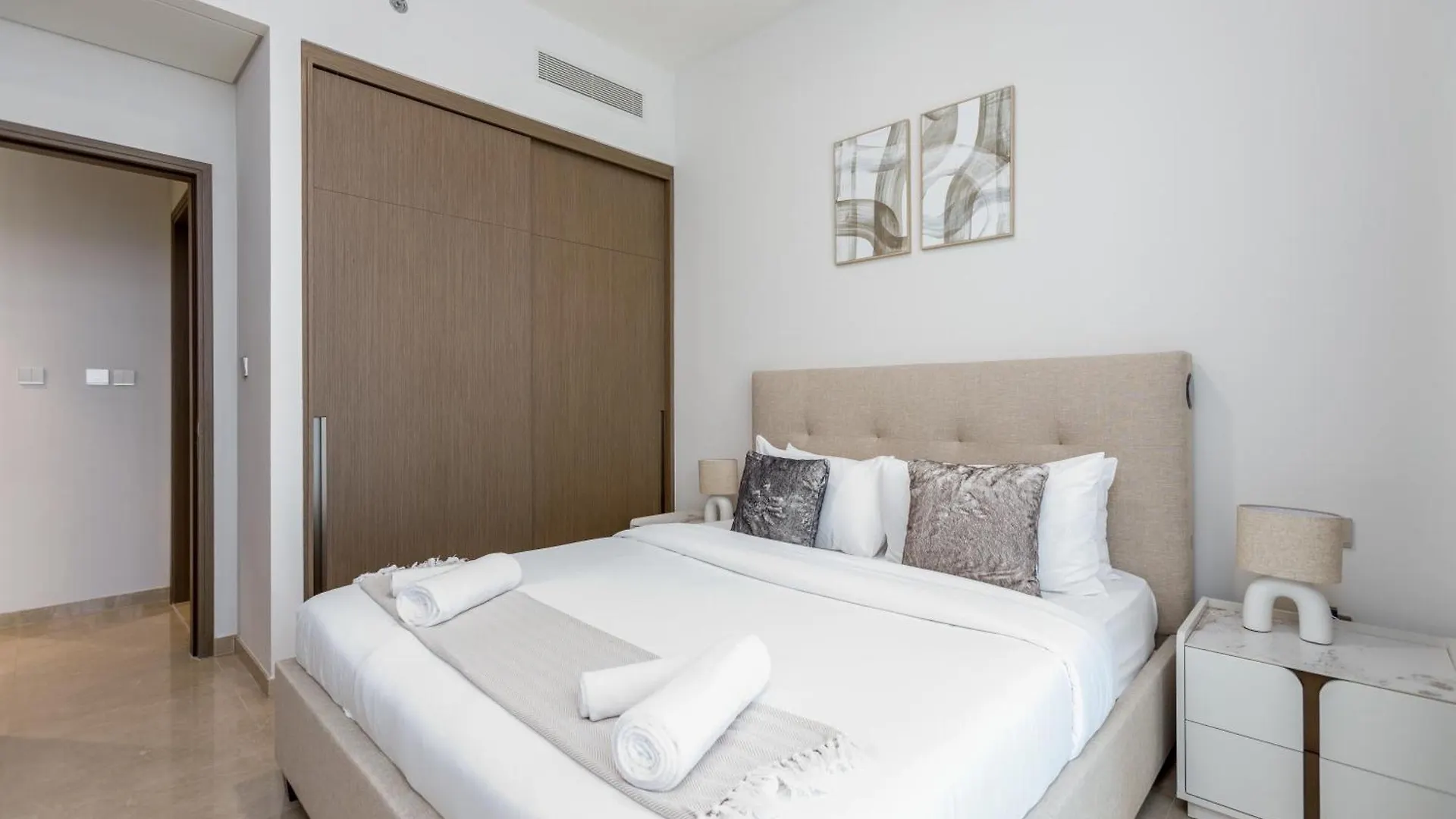 Brand New 1Br Apartment Near Burj Khalifa & Dubai Mall - Allsopp & Allsopp 0*,