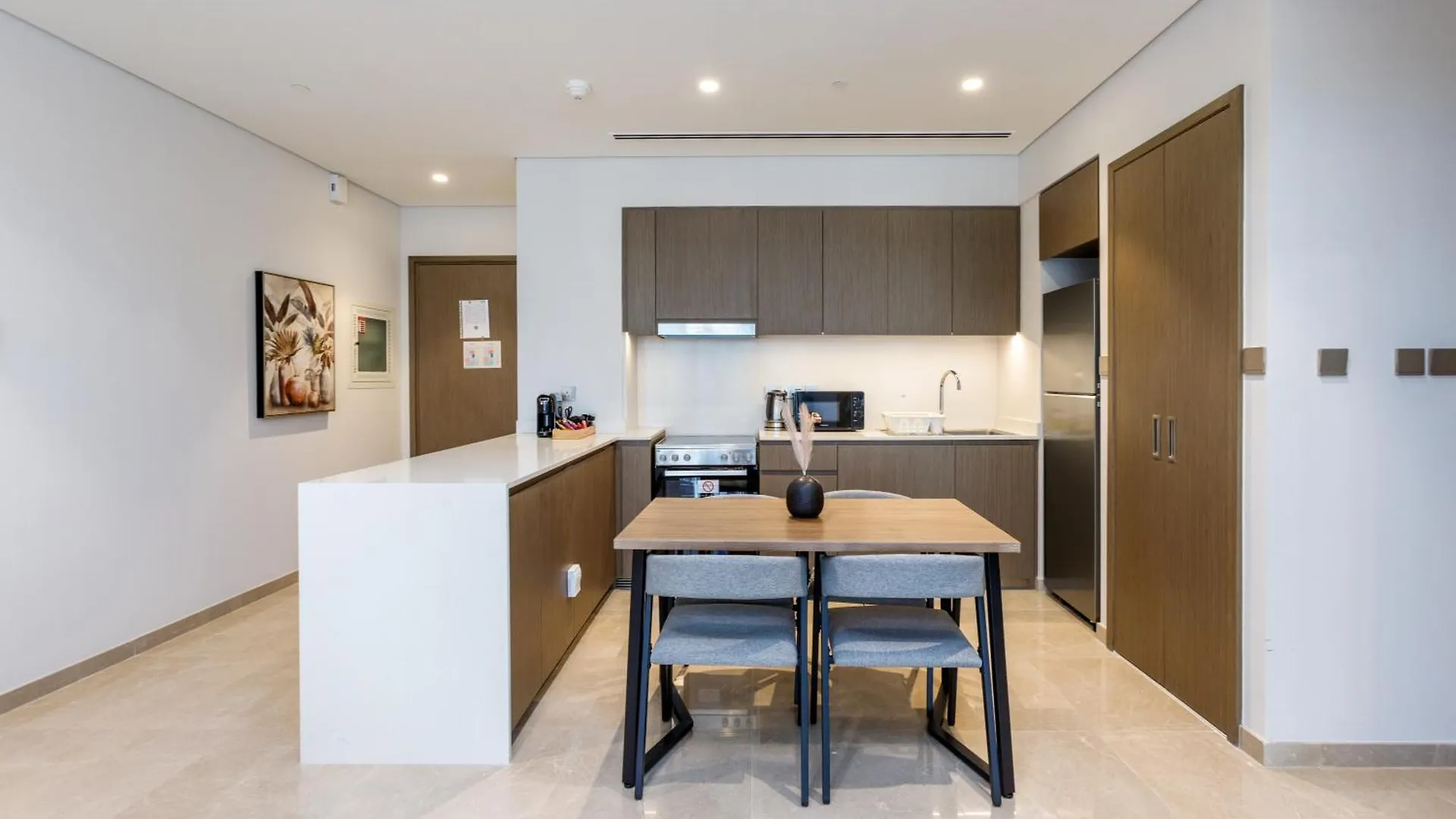 Brand New 1Br Apartment Near Burj Khalifa & Dubai Mall - Allsopp & Allsopp